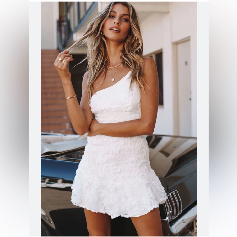 SELFIE LESLIE NWT LILAH ONE SHOULDER EMBELLISHED DRESS